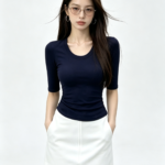 Áo thun ôm nữ cổ U tay lỡ màu xanh navy – ảnh chính Sweet Fable