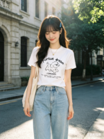 Áo thun nữ cổ tròn tay ngắn in đôi cún Pursue Dream – Trắng