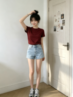 Áo thun nữ cổ tròn tay ngắn in chữ nhỏ sau lưng – ảnh 7 Sweet Fable