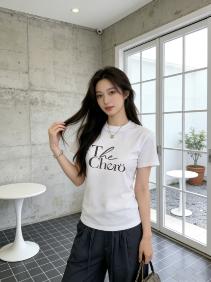 Áo thun nữ cổ tròn tay ngắn in chữ nét mảnh – ảnh 2 Sweet Fable
