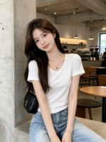 Áo thun nữ cổ V tay ngắn trơn – ảnh 5 Sweet Fable