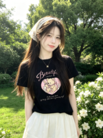 Áo thun nữ cổ tròn tay ngắn in gấu trái tim Beautiful – Đen