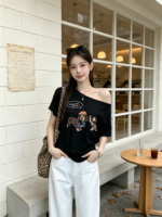 Áo thun nữ lệch vai tay ngắn in cún đội mũ – ảnh 4 Sweet Fable
